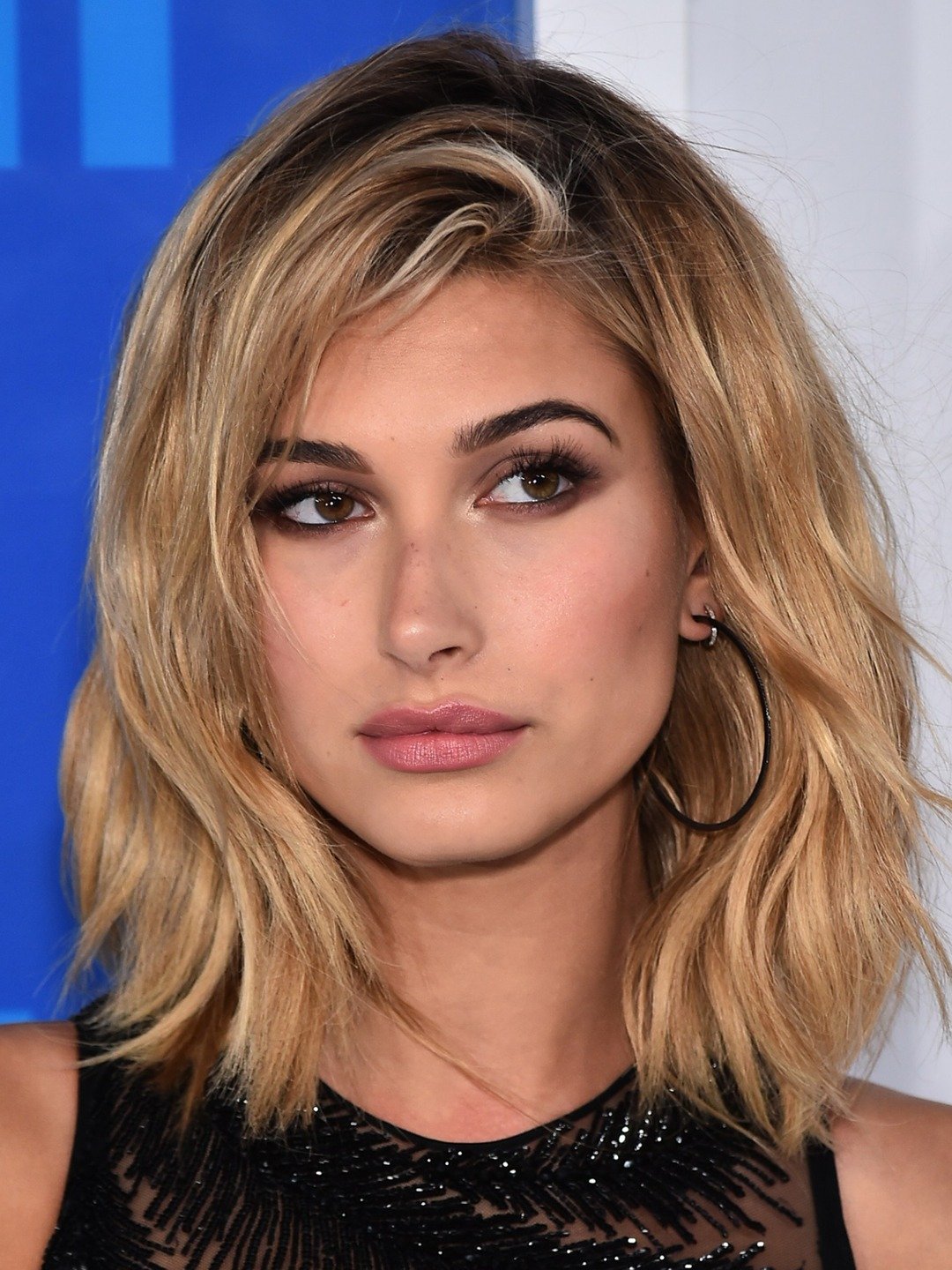 How tall is Hailey Baldwin?